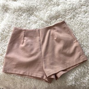 Medium light pink side zip shorts, fitted